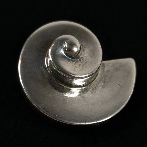 Vintage GIVENCHY Signed Silver Tone Swirl 3-D Shell Clip On Earrings - Picture 6 of 10